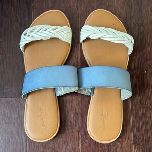 UNIVERSAL THREADS Sandals